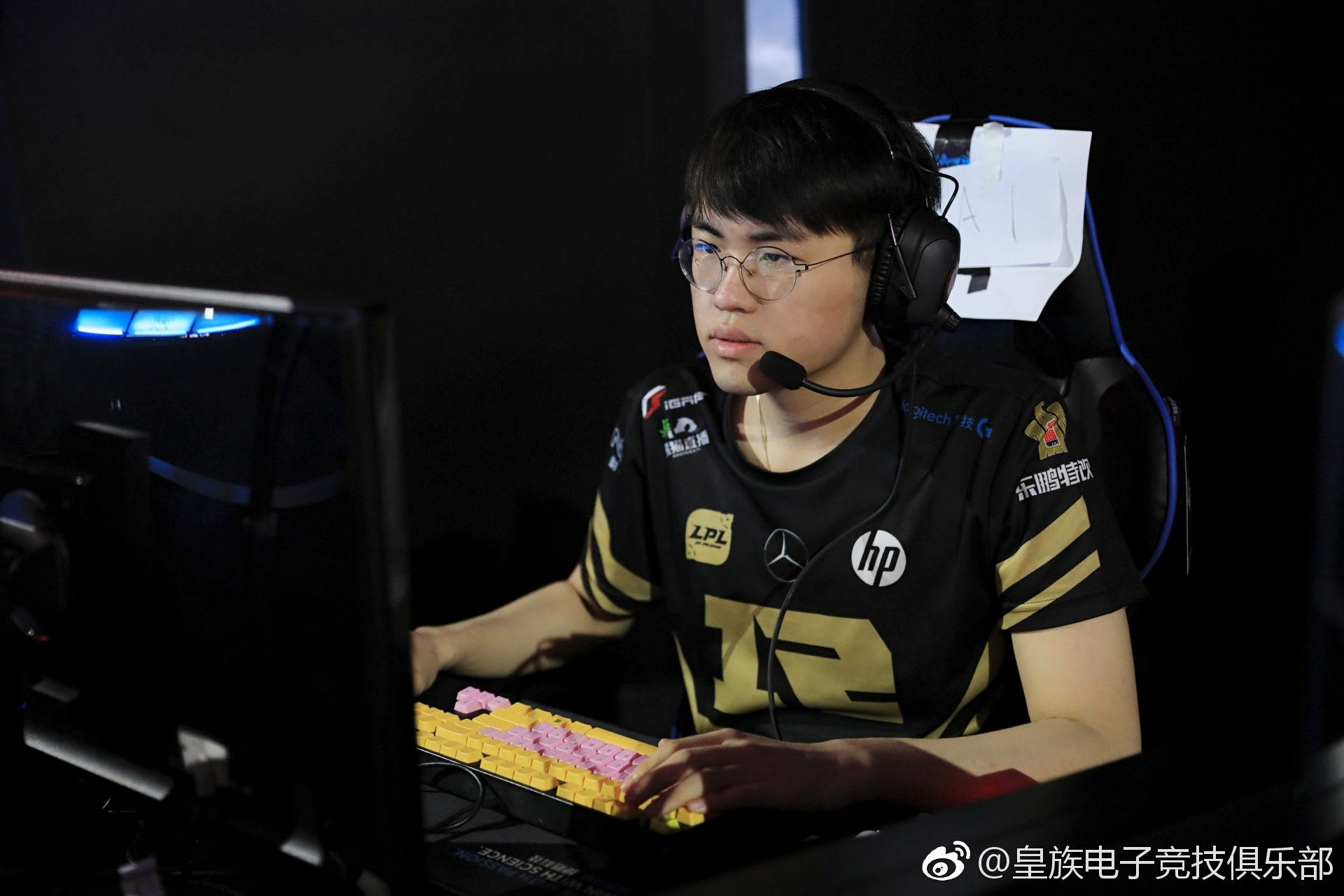 Karsa在瑞士队比赛中回归赛场清晨多特蒙德调整名单以备社区盾，哈兰德在RNG比赛中状态火爆直接炸裂的简单介绍