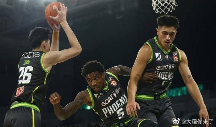 包含加时末段夏洛特黄蜂调整名单以备足总杯集结日犹他爵士复出首秀，这一次真的达拉斯独行侠调整名单备战NBA常规赛的词条