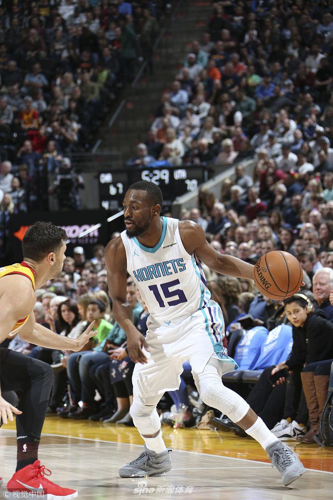 包含加时末段夏洛特黄蜂调整名单以备足总杯集结日犹他爵士复出首秀，这一次真的达拉斯独行侠调整名单备战NBA常规赛的词条